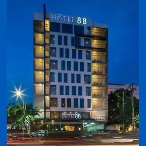 Hotel 88 Embong Malang Surabaya By Wh